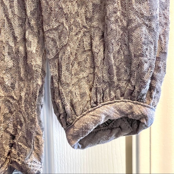 Lucky Brand Grey Stretch Embroidered Floral  Tunic Top V Neck Button Up Size M - Picture 3 of 11